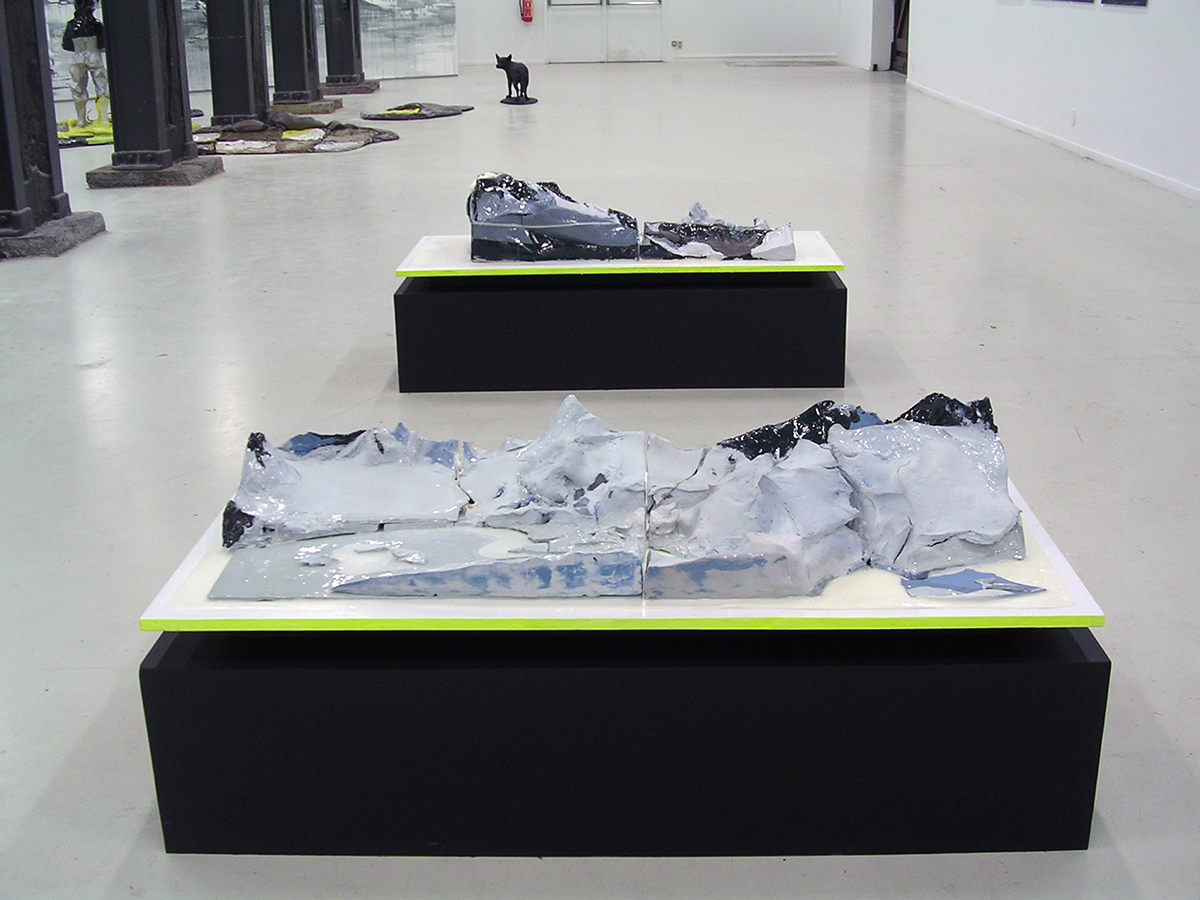 "Arctic landscape", porcelain, PU, paint, wood, 41x73x155cm